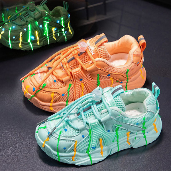 Ikdienas bērnu kedas ar mežģīnēm un krāsainu rakstu