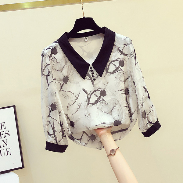 Moderns sieviešu krekls ar ziedu rakstu, garām piedurknēm un špica kakla izgriezumu