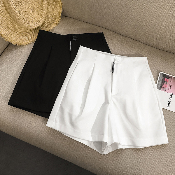 Model nou de pantaloni scurti de dama - talie inalta