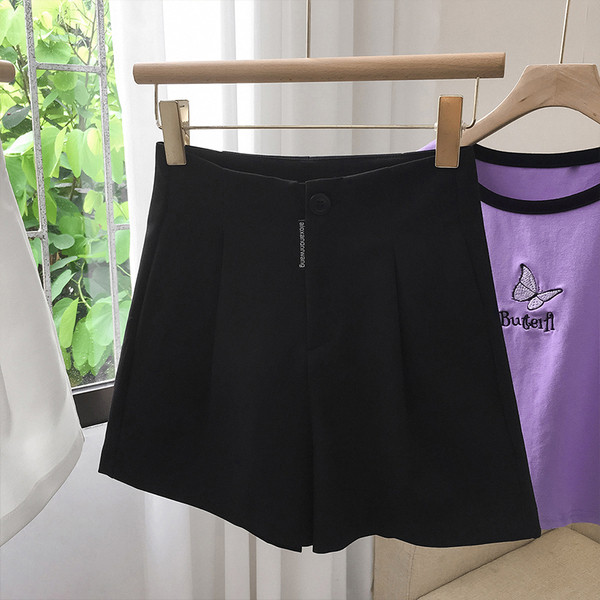 Model nou de pantaloni scurti de dama - talie inalta