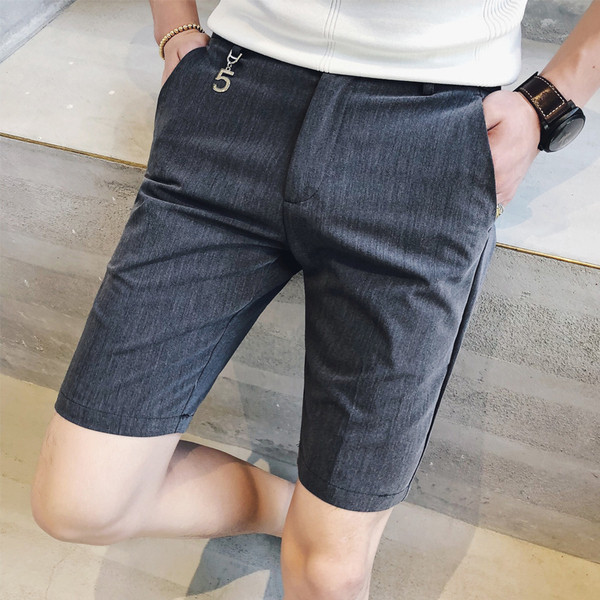 Moodsad taskutega lühikesed püksid