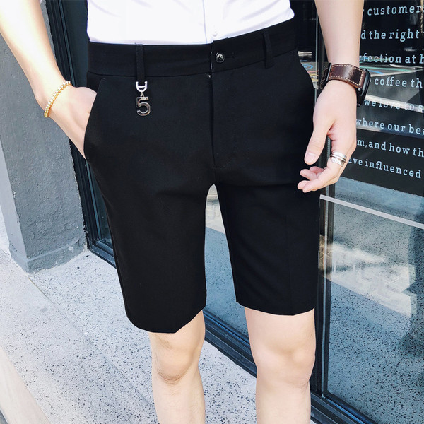 Moodsad taskutega lühikesed püksid