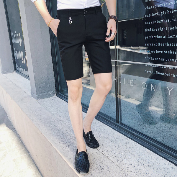 Moodsad taskutega lühikesed püksid