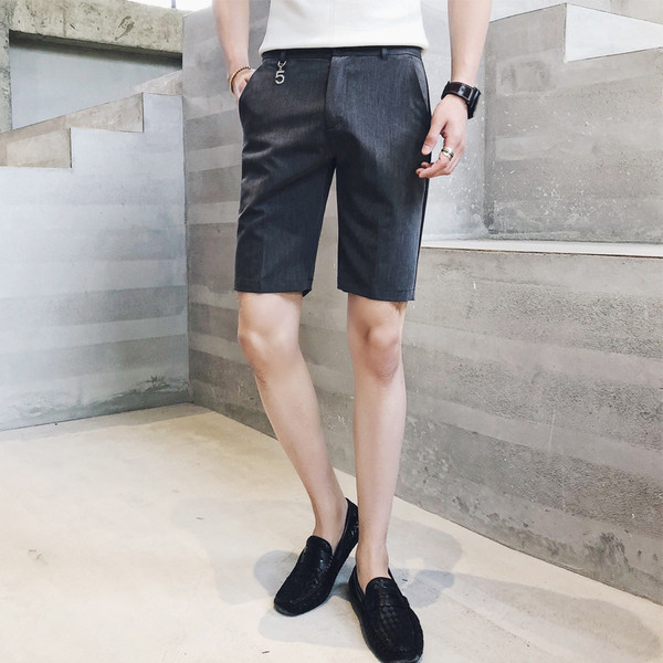 Moodsad taskutega lühikesed püksid