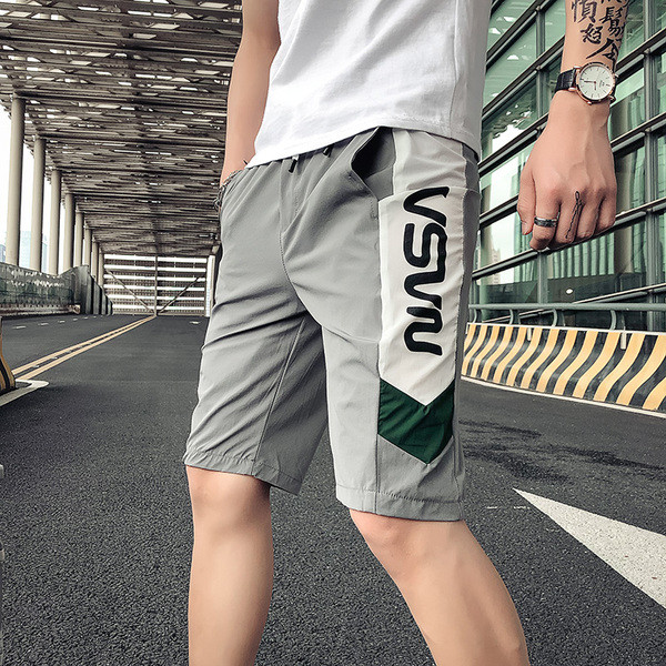 Vasaras šorti ar uzrakstu un apmalēm