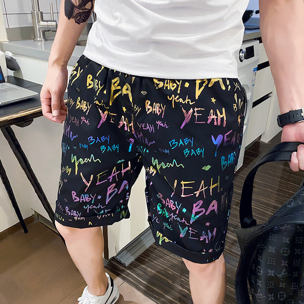 Férfi nyári rövidnadrág színes feliratokkal