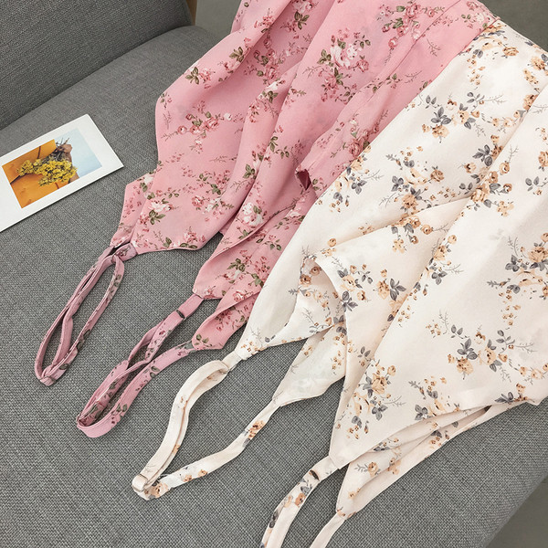 Jauna modeļa sieviešu topiņš ar ziedu rakstu un plānām lencītēm