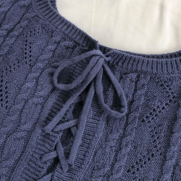 Sieviešu trikotāžas tops ar lencēm un saitēm