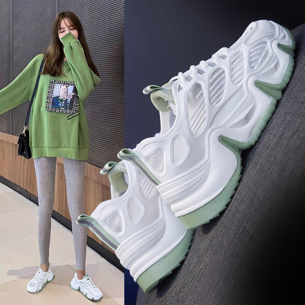 Sieviešu elpojošas kedas ar šņorēm