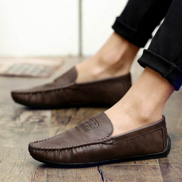 Moodsad meeste mokassiinid ökonahast tavalisest mudelist