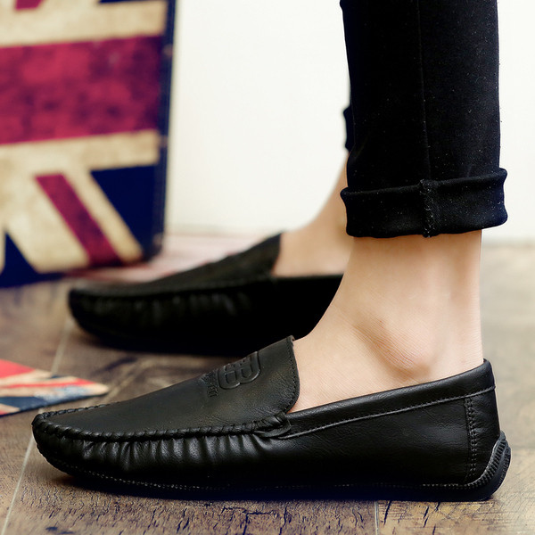 Moodsad meeste mokassiinid ökonahast tavalisest mudelist