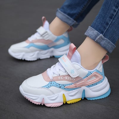 Sporta un ikdienas sieviešu kedas ar šņorēm un uzlīmi