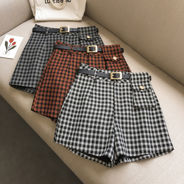 Uus mudel naiste ruudulised lühikesed püksid koos vööga