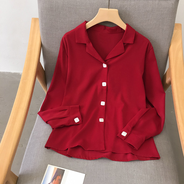 Camasa de dama model nou cu decolteu spitz si nasturi patrati