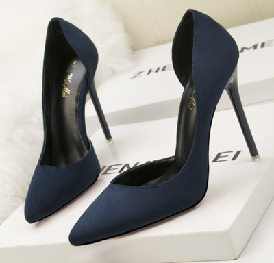 Sieviešu augstpapēžu kurpes - smails modelis dažādās krāsās