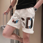 Rövid, alkalmi rövidnadrág feliratokkal