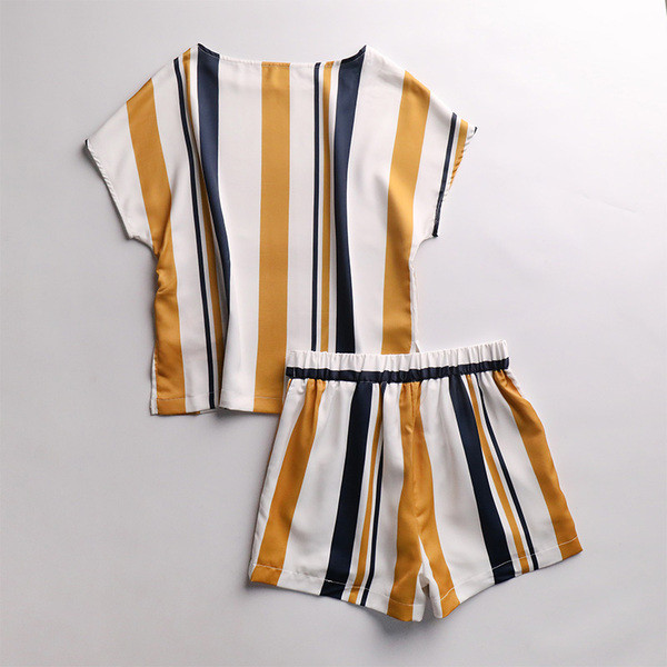 Set de dama model NOU din doua parti tricou + pantaloni scurti