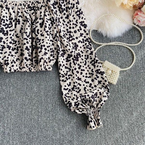 Női alkalmi rövid ing négyzet alakú nyakkivágással és elasztikus derékkal