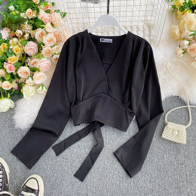 Női rövid ing spitz nyakkivágással és hosszú ujjú több színben