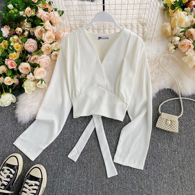 Női rövid ing spitz nyakkivágással és hosszú ujjú több színben