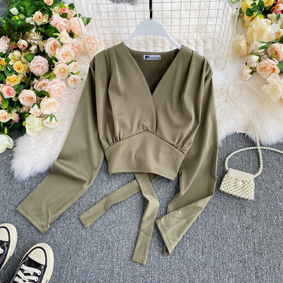 Női rövid ing spitz nyakkivágással és hosszú ujjú több színben