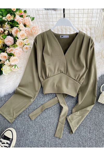 Női rövid ing spitz nyakkivágással és hosszú ujjú több színben