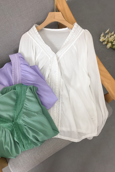 Moodne spits-kaelusega naiste särk – lai mudel