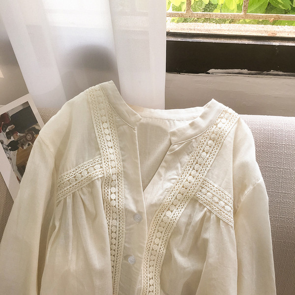 Új modell női ing spitz nyakkivágással és hímzéssel