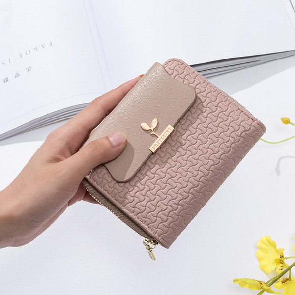 Kis női pénztárca fém elemmel és érme zsebbel