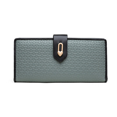 Γυναικείο πορτοφόλι με μεταλλική καρδιά και φερμουάρ