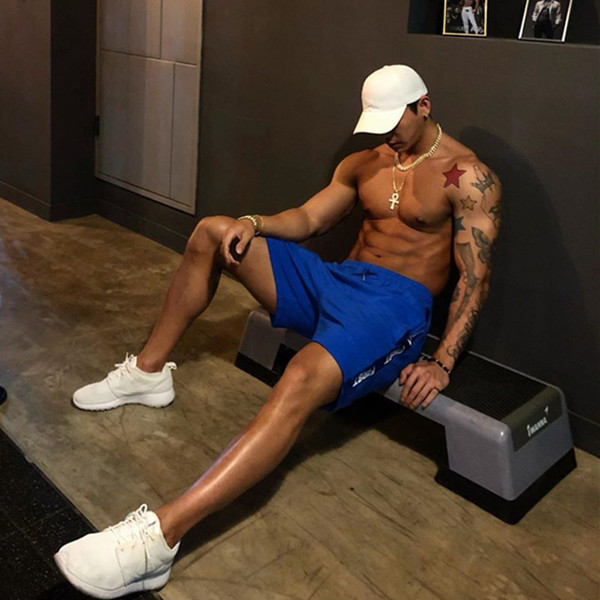 Férfi rövidnadrág elasztikus derékkal és szegéllyel