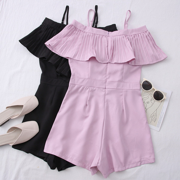 Κοντές γυναικείες ολόσωμες φόρμες με λεπτές τιράντες