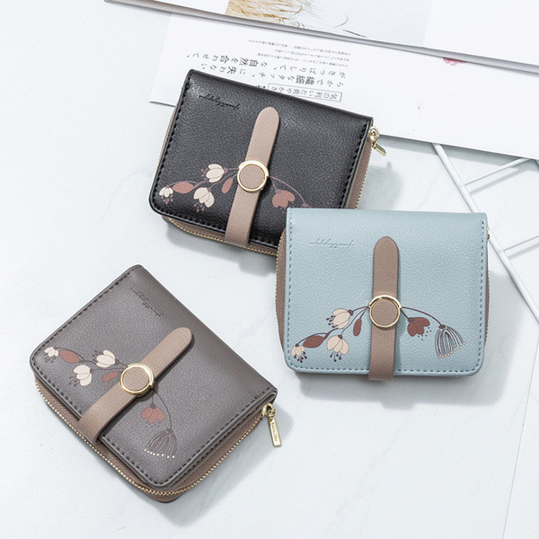 Sieviešu mazs maciņš ar rāvējslēdzēju un metāla aizdari