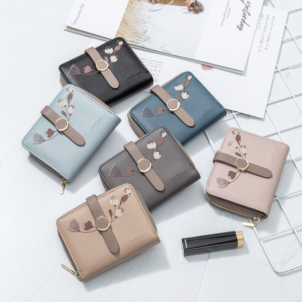 Sieviešu mazs maciņš ar rāvējslēdzēju un metāla aizdari