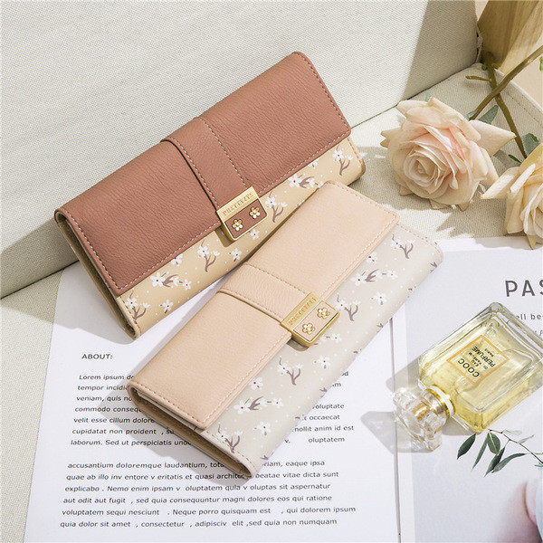 Sieviešu maks no eko ādas ar ziediem