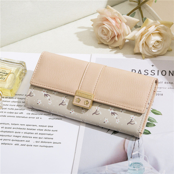 Sieviešu maks no eko ādas ar ziediem