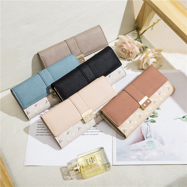 Sieviešu maks no eko ādas ar ziediem