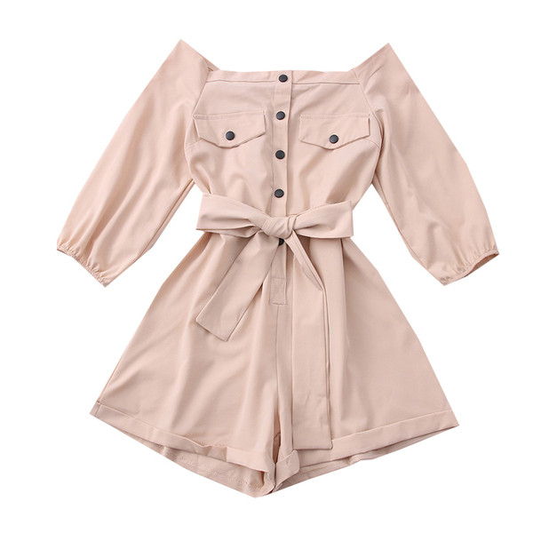 Moodne naiste lühike kombinesoon ovaalse dekoltee ja vööga