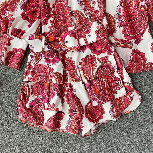 Piros színben két részből álló női napi szett