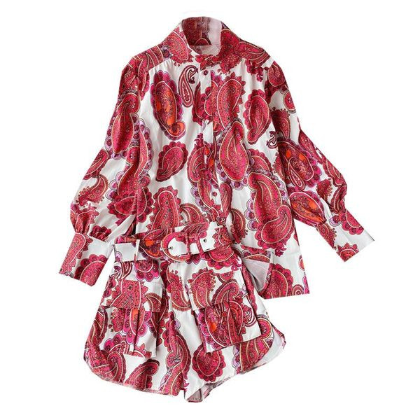 Piros színben két részből álló női napi szett