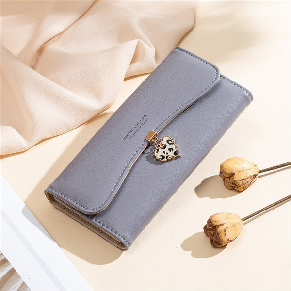 Nahast naiste rahakott südamekaunistusega