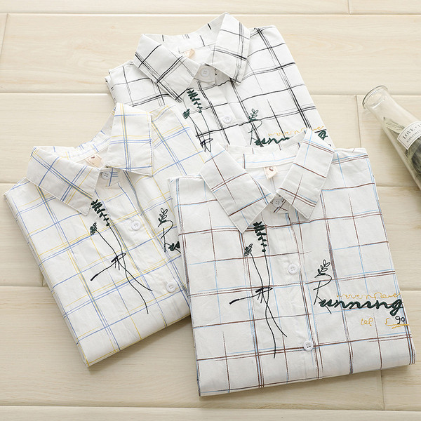 Alkalmi női kockás ing klasszikus gallérral és hímzéssel