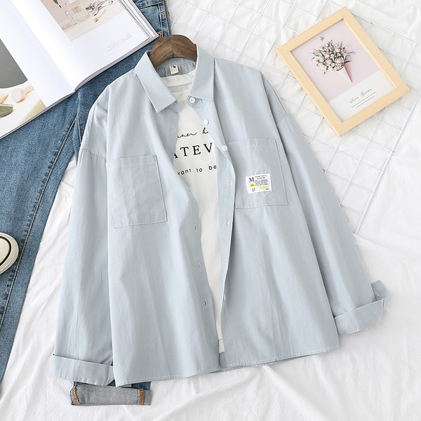 Klassikalise krae ja pikkade varrukatega vabaaja naiste särk