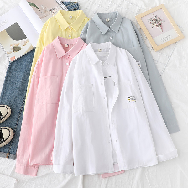 Klassikalise krae ja pikkade varrukatega vabaaja naiste särk