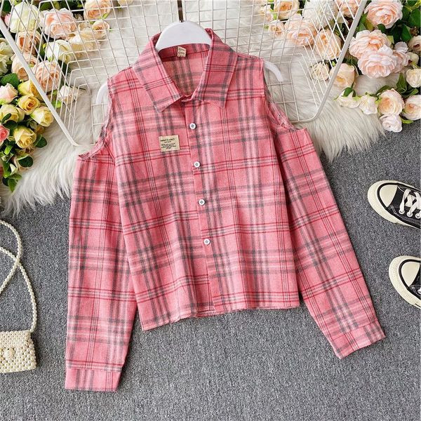 Sieviešu ikdienas krekls ar klasisku apkakli un atkailinātiem pleciem