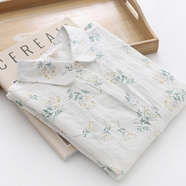 Modern női ing klasszikus gallérral és virághímzéssel