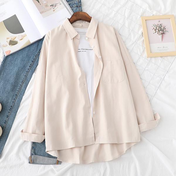 Alkalmi női ing klasszikus gallérral és hosszú ujjal