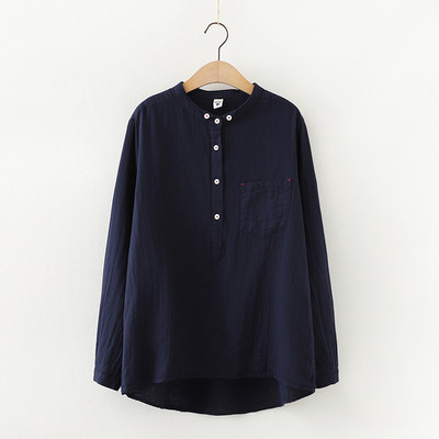 Σπορ-casual γυναικείο πουκάμισο με οβάλ λαιμόκοψη, κουμπιά και μακριά μανίκια