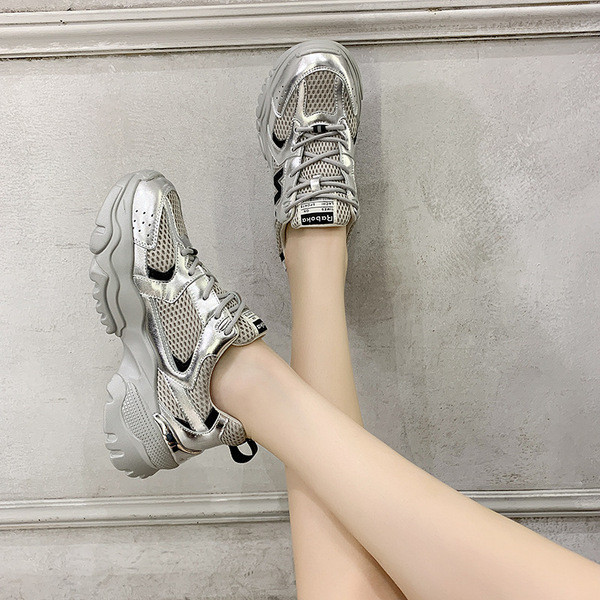 Eko bőrből és textilből készült tavaszi-őszi tornacipők új modellje