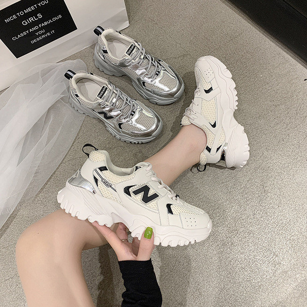 Eko bőrből és textilből készült tavaszi-őszi tornacipők új modellje